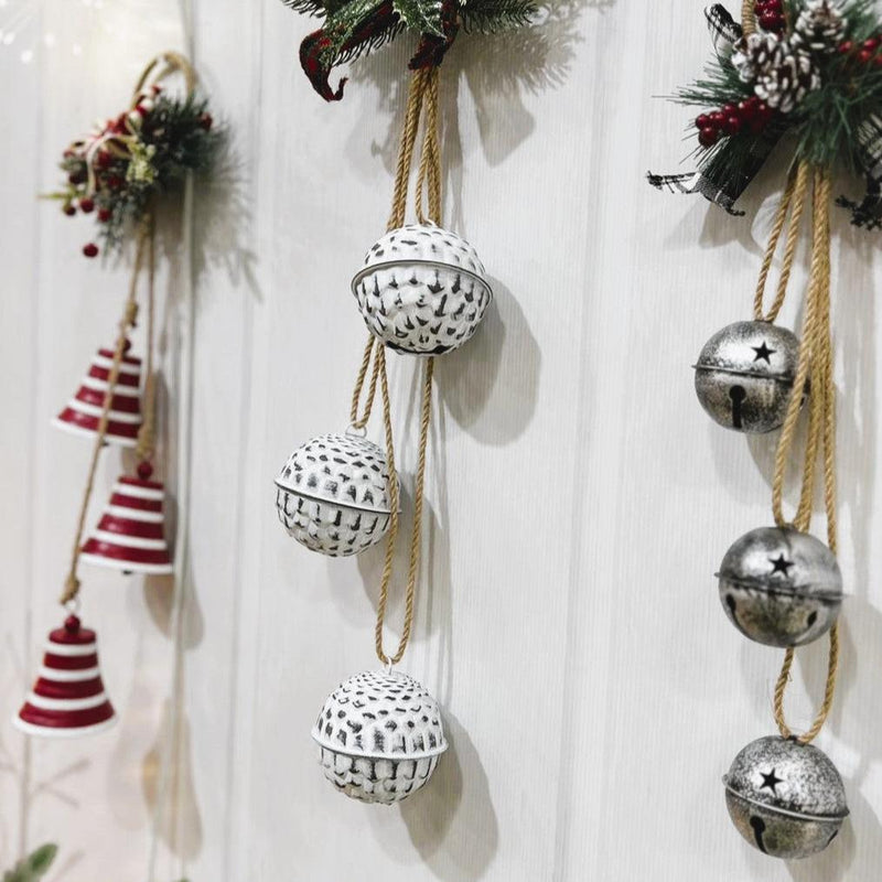 Hanging Christmas Bell Trio - White Pinecone